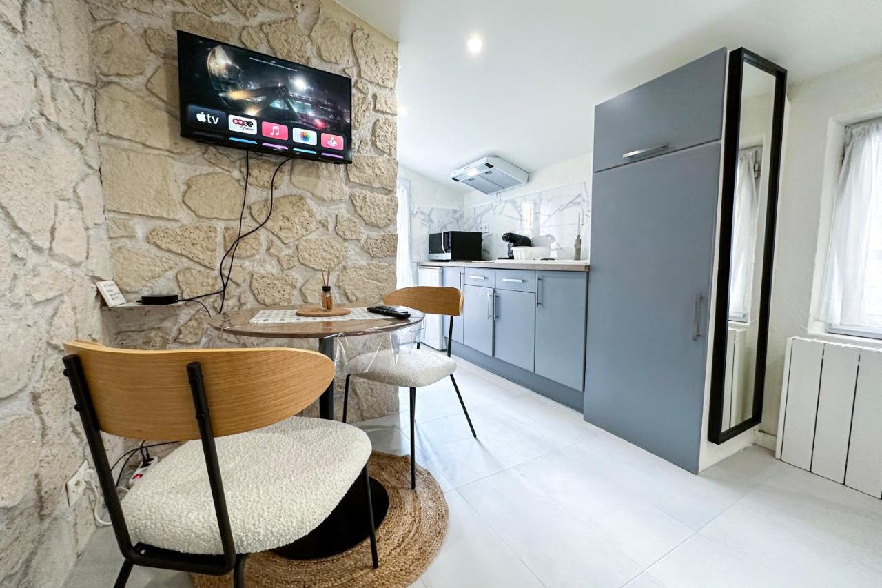 Appartement V2-studio Renove Au Centre De La Vieille
